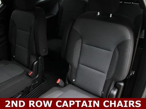 Used 2023 Chevrolet Traverse LT image 6