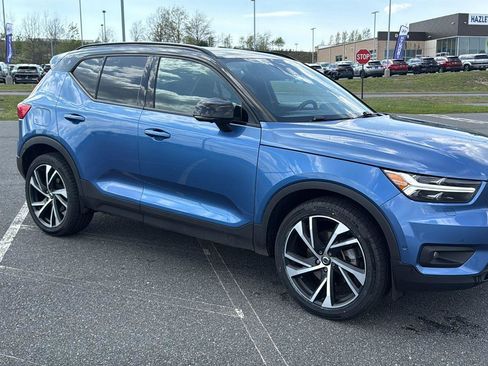 Used 2019 Volvo XC40 T5 R-Design AWD/4WD image 2