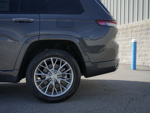 New 2025 Jeep Grand Cherokee L Summit w/ Advanced Protech Group IV AWD/4WD image 12