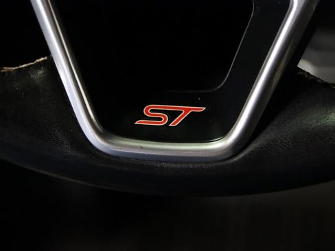 Used 2019 Ford Edge ST w/ Cold Weather Package image 13