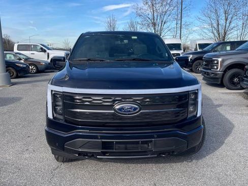 Used 2023 Ford F150 Lightning Platinum image 6