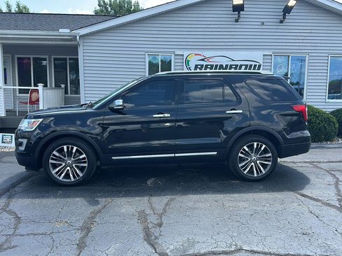 Used 2017 Ford Explorer Platinum AWD/4WD image 4