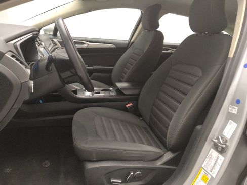 Used 2019 Ford Fusion SE image 17