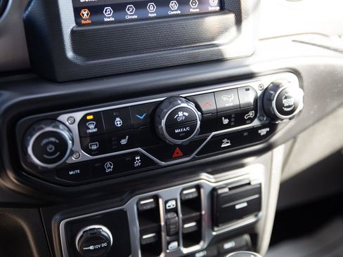 Used 2023 Jeep Wrangler Sport S image 13