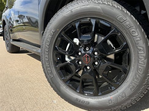 New 2026 Nissan Armada PRO-4X w/ Captain's Chari Seat Package image 8