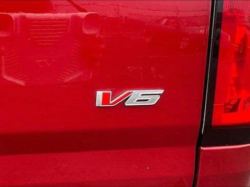 Used 2022 Chevrolet Colorado Z71 AWD/4WD image 25