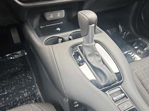 Certified 2026 Honda HR-V LX image 21