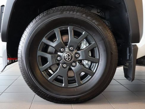 Used 2025 Toyota 4Runner SR5 AWD/4WD image 13
