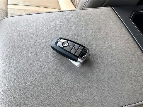 Used 2020 Ford Expedition Limited w/ Equipment Group 302A AWD/4WD image 36