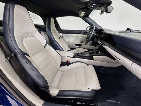 Certified 2025 Porsche 911 Targa 4 GTS AWD/4WD image 28