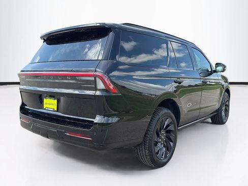 New 2027 Lincoln Navigator Reserve w/ Jet Appearance Package AWD/4WD image 5