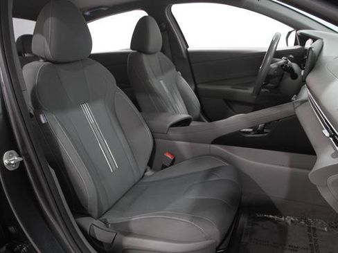 Used 2021 Hyundai Elantra SEL w/ Convenience + Premium Package FWD image 15