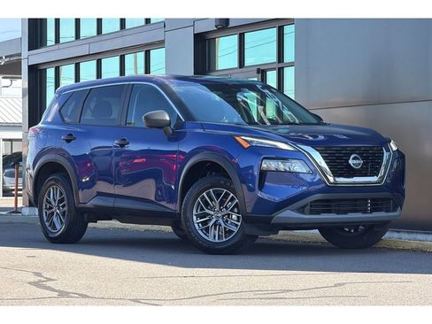 Used 2023 Nissan Rogue S AWD/4WD image 2