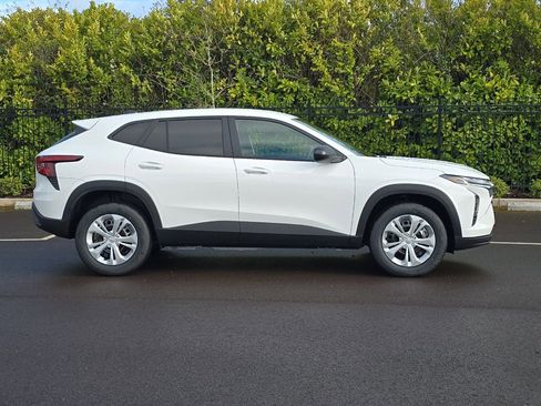 New 2026 Chevrolet Trax LS image 4