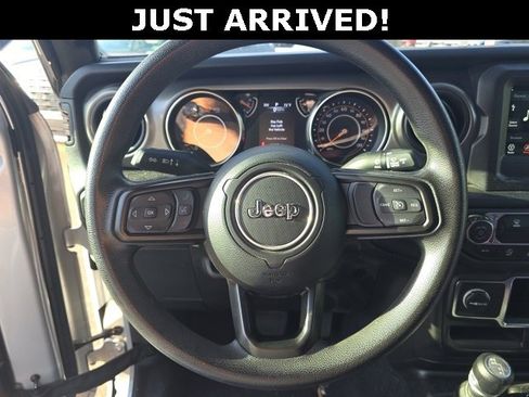 Used 2023 Jeep Wrangler Sport image 11