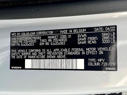 Used 2022 Volvo XC40 P8 Recharge Ultimate image 35