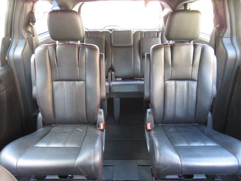 Used 2018 Dodge Grand Caravan GT image 20