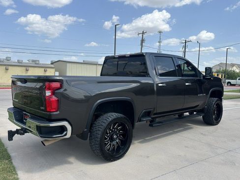 Used 2020 Chevrolet Silverado 2500 LTZ w/ LTZ Convenience Package AWD/4WD image 6