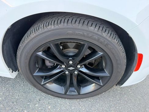 Used 2018 Dodge Charger R/T w/ Blacktop Package RWD image 33