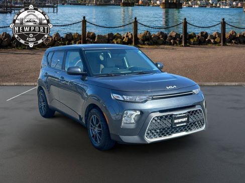 Used 2022 Kia Soul LX FWD image 1