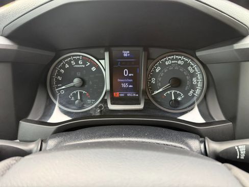 Used 2020 Toyota Tacoma TRD Sport w/ Technology Package AWD/4WD image 24
