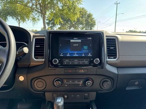 Used 2022 Nissan Frontier SV w/ Technology Package RWD image 27