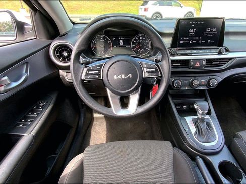 Used 2024 Kia Forte LXS FWD image 5