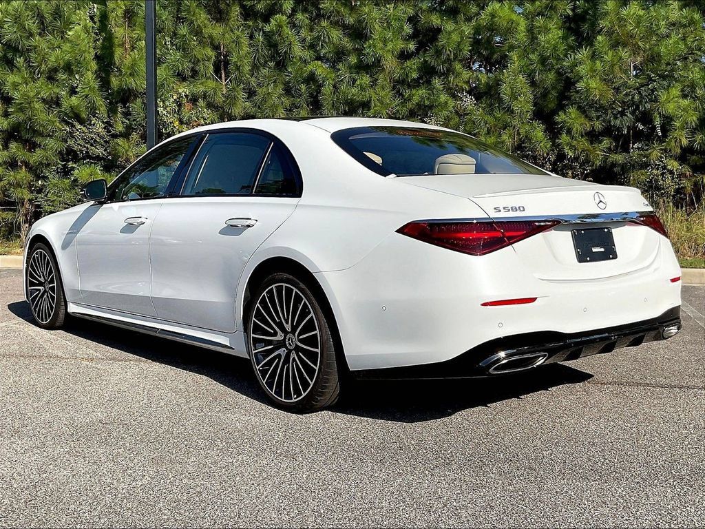 Used 2024 Mercedes-Benz S 580 4MATIC Sedan image 3