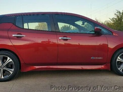 Used 2019 Nissan Leaf SV w/ SV Technology Package image 13