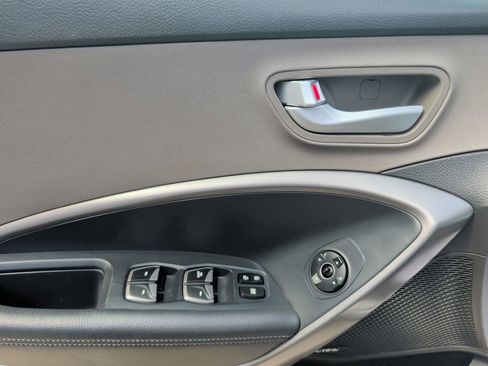 Used 2013 Hyundai Santa Fe Limited w/ Technology Pkg image 10