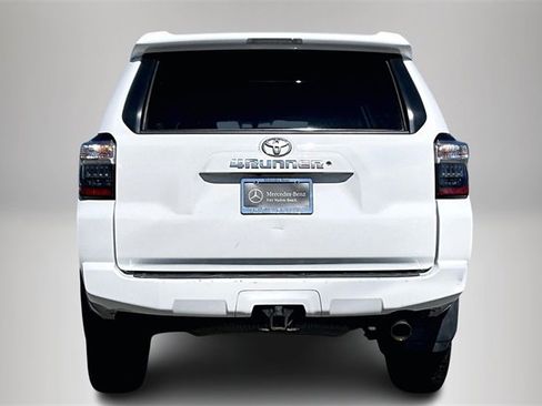 Used 2018 Toyota 4Runner SR5 image 6