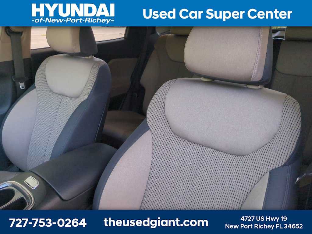 Certified 2023 Hyundai Santa Fe SEL FWD image 7
