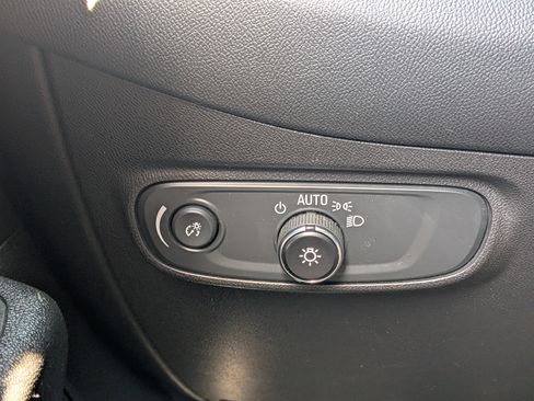 Used 2023 Chevrolet Equinox LS w/ LS Convenience Package FWD image 23