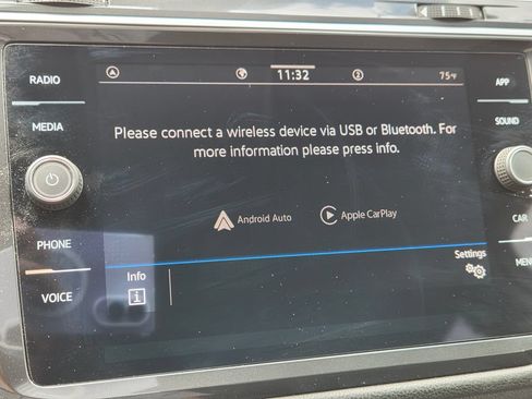 Used 2024 Volkswagen Tiguan SE FWD image 24