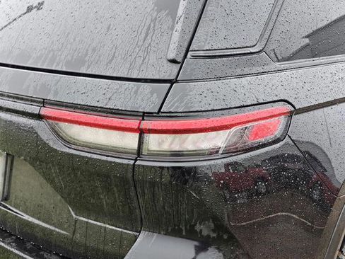 Used 2025 Jeep Grand Cherokee Altitude image 6