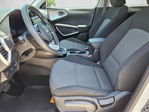 Used 2020 Kia Soul LX FWD image 15