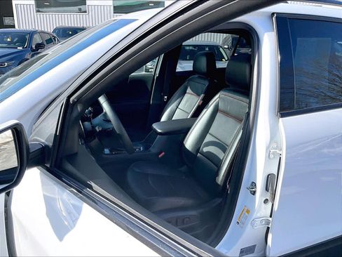 Used 2022 Chevrolet Equinox RS w/ RS Leather Package image 10