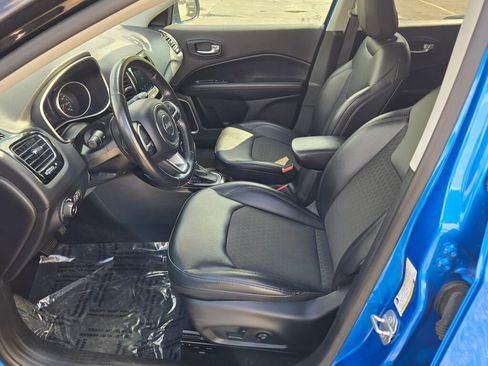 Used 2019 Jeep Compass Latitude FWD image 22