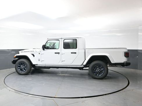 New 2026 Jeep Gladiator Sport AWD/4WD image 6