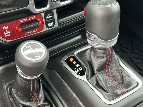 Used 2023 Jeep Gladiator Rubicon w/ Trailer Tow Package image 3