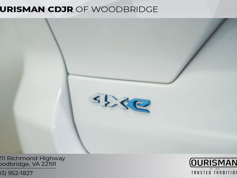 Used 2023 Jeep Grand Cherokee 4WD 4xe w/ Luxury Tech Group II image 9