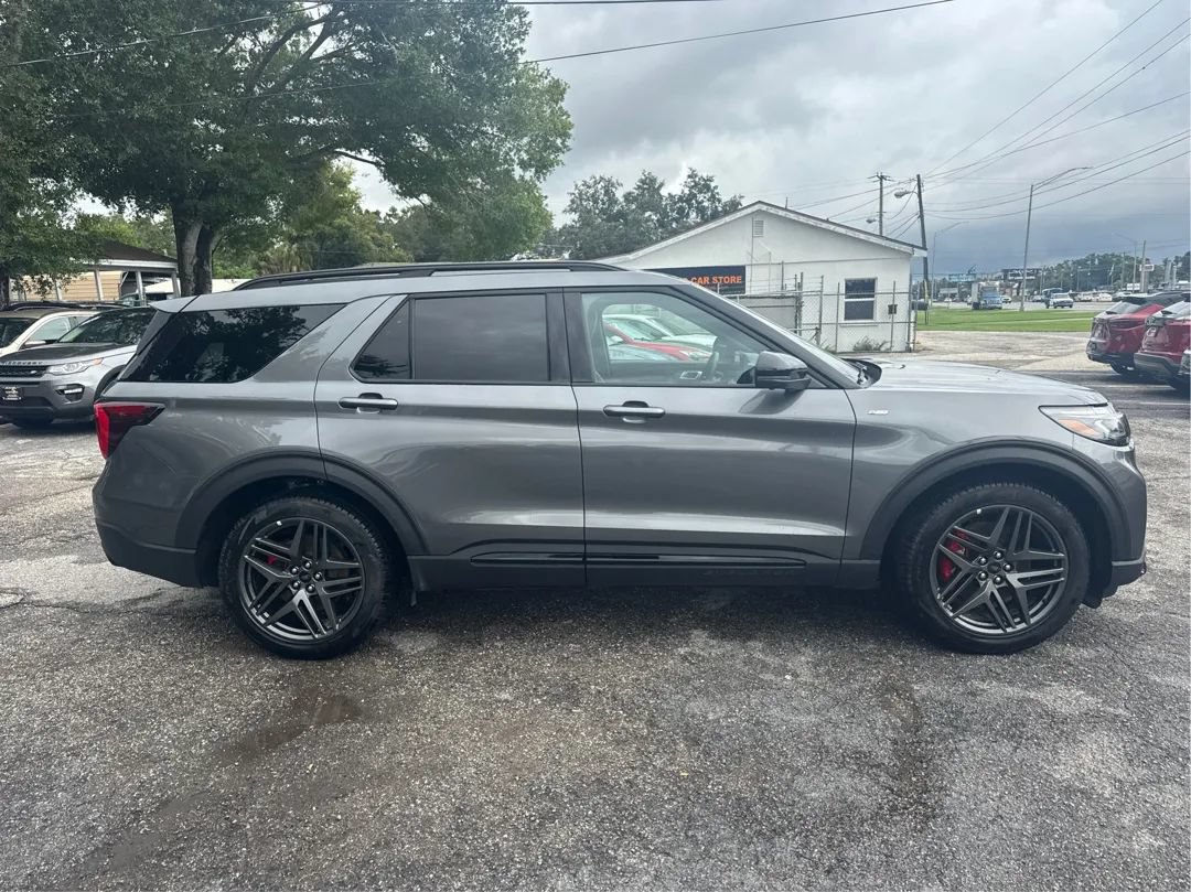 Used 2026 Ford Explorer ST-Line w/ ST-Line Street Pack RWD image 4