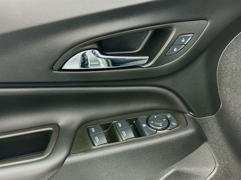 Used 2024 Chevrolet Equinox LT AWD/4WD image 18