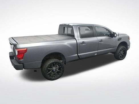 Used 2018 Nissan Titan SL w/ Midnight Edition AWD/4WD image 25