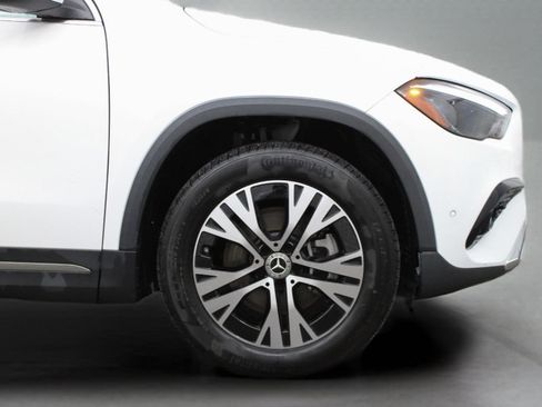 Used 2025 Mercedes-Benz GLA 250 4MATIC image 14