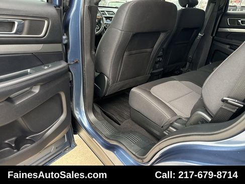 Used 2018 Ford Explorer XLT image 36