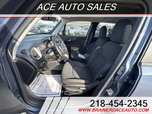 Used 2020 Jeep Renegade Latitude w/ Cold Weather Group image 10
