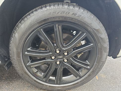 Used 2024 Ford Edge ST-Line image 34