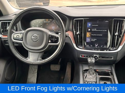 Used 2019 Volvo S60 T5 Momentum w/ Multimedia Package image 18