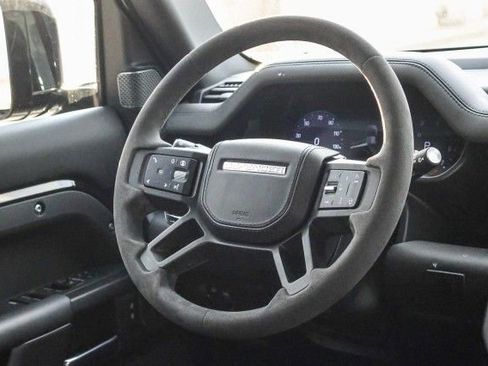 Certified 2024 Land Rover Defender 110 V8 image 17